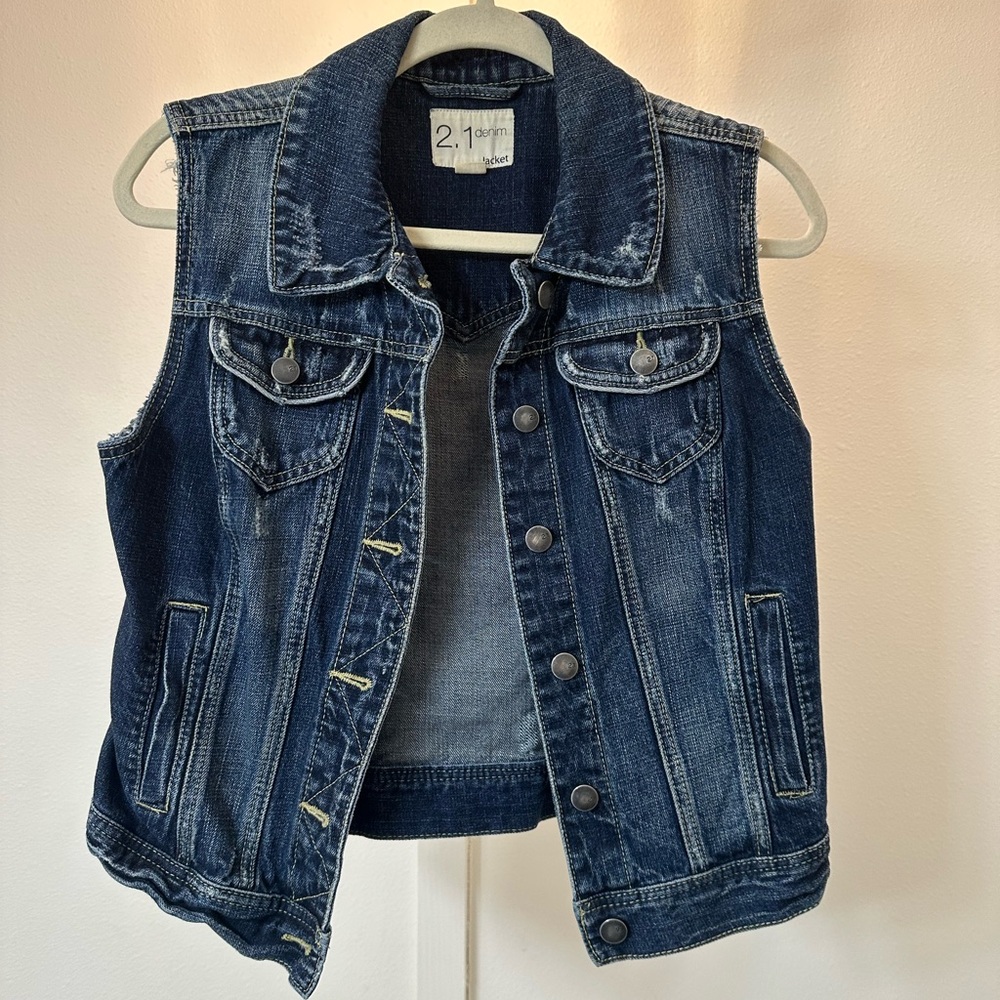 Denim Vest 💙